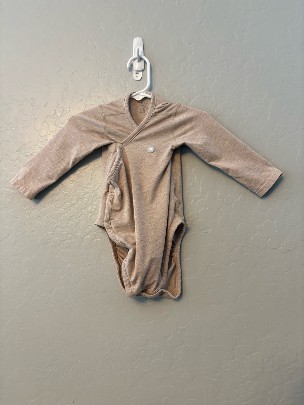 Nest basics beige long sleeve kimono style bamboo bodysuit 6-12 months